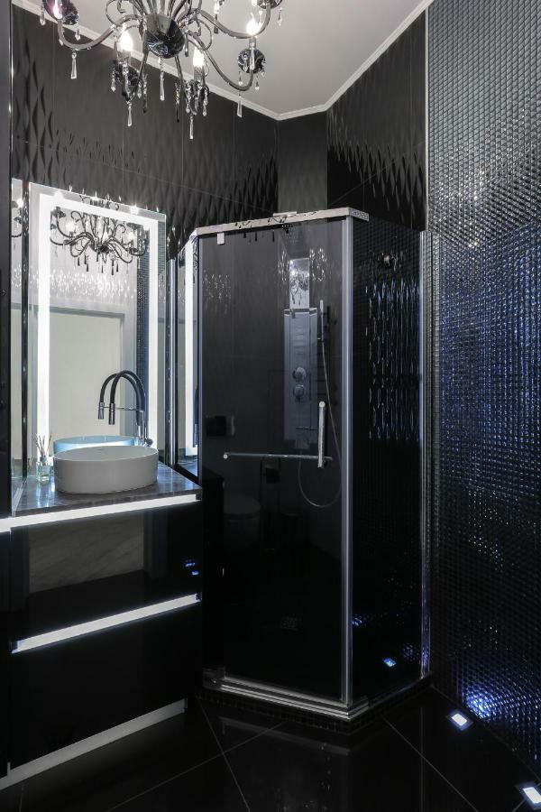 Black&White Apartment In Smart Plaza Kiew Exterior foto