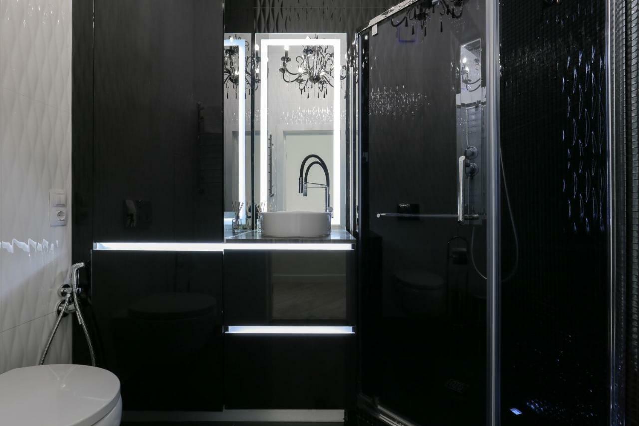 Black&White Apartment In Smart Plaza Kiew Exterior foto